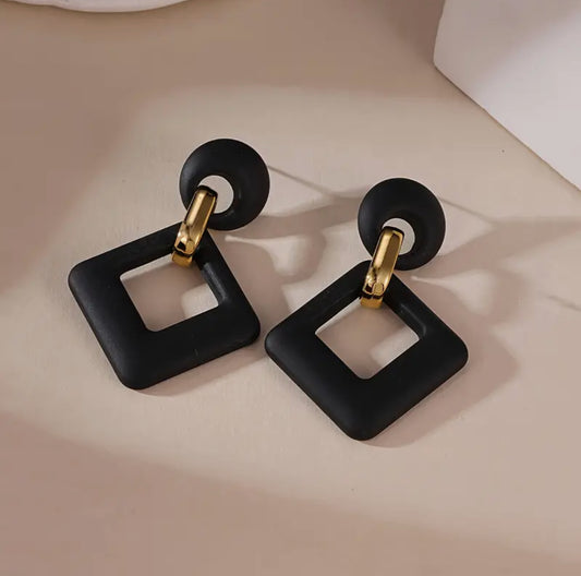 Simplicity Black